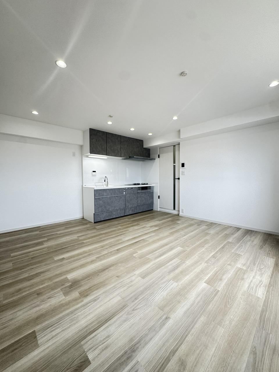 2LDK apartment in Sumida Ward, Tokyo - Photo 1