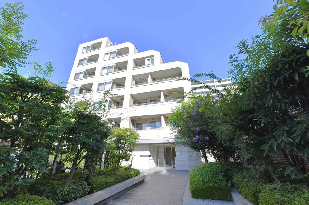 2LDK apartment in Shinagawa Ward, Tokyo - Photo 1