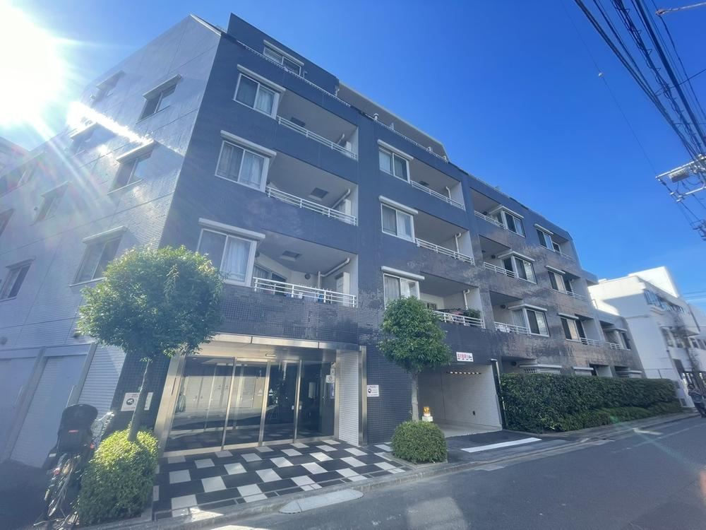 3LDK apartment in Edogawa Ward, Tokyo - Photo 1