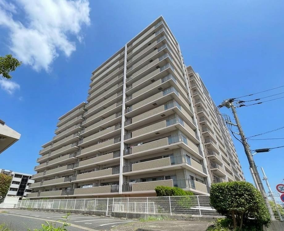 3LDK apartment in Kokurakita Ward, Kitakyushu, Fukuoka - Photo 1
