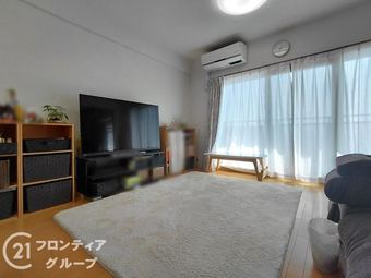 4LDK apartment in Yamashina Ward