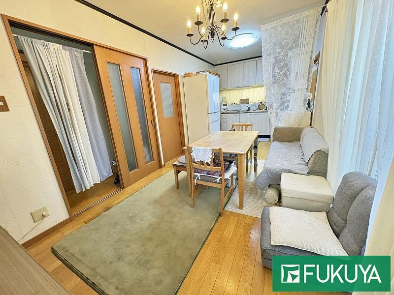4LDK house in Hirakata, Osaka - Photo 1