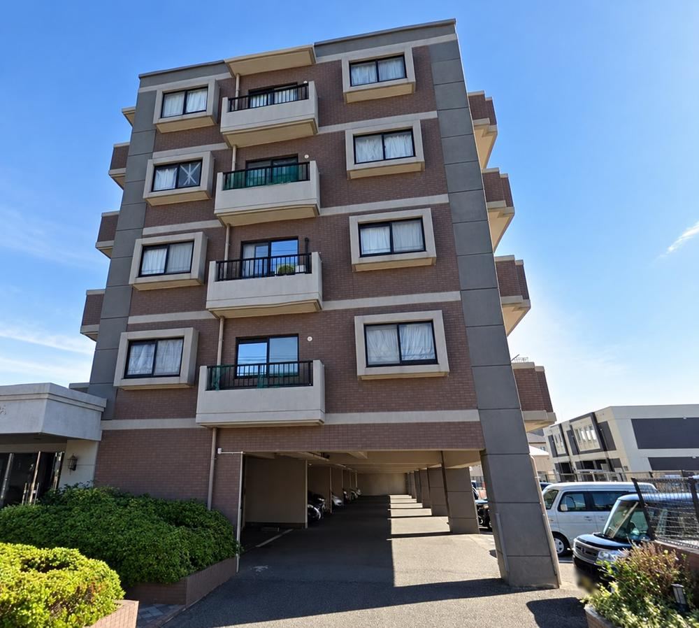 4LDK apartment in Itoshima, Fukuoka - Photo 1
