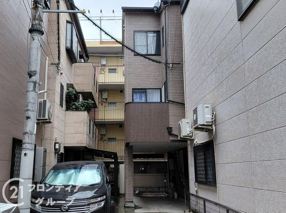 4LDK house in Higashiosaka, Osaka - Photo 1