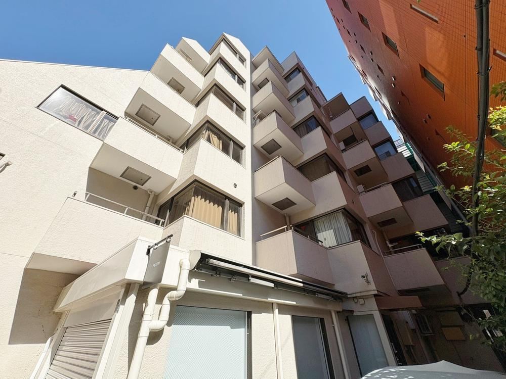1K apartment in Minato Ward, Tokyo - Photo 1
