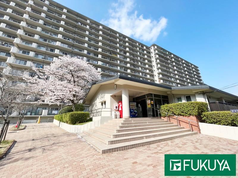 3LDK apartment in Takarazuka, Hyogo - Photo 1