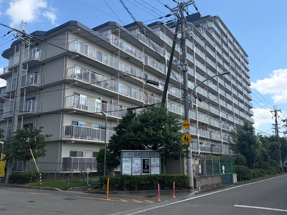 3LDK apartment in Akashi, Hyogo - Photo 1