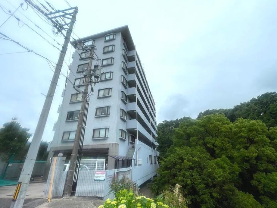 4LDK apartment in Hatsukaichi, Hiroshima - Photo 1