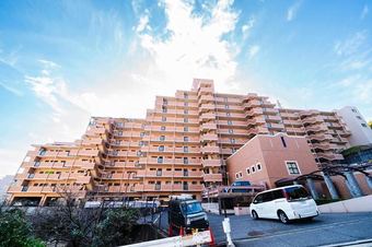 3LDK apartment in Nishi Ward