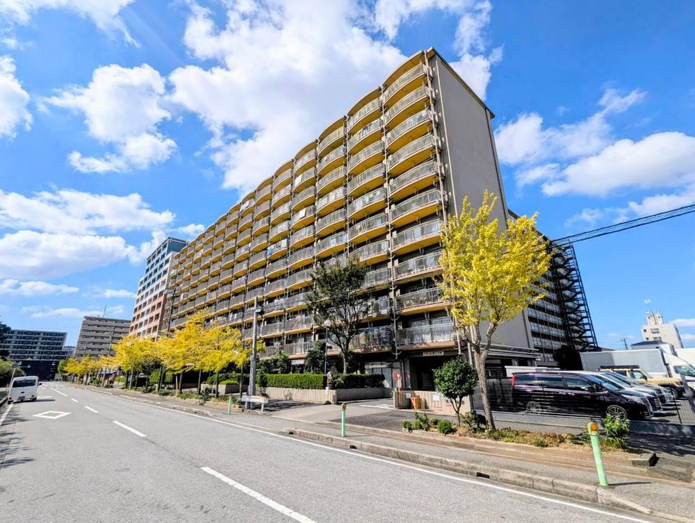 3LDK apartment in Mihama Ward, Chiba - Photo 1