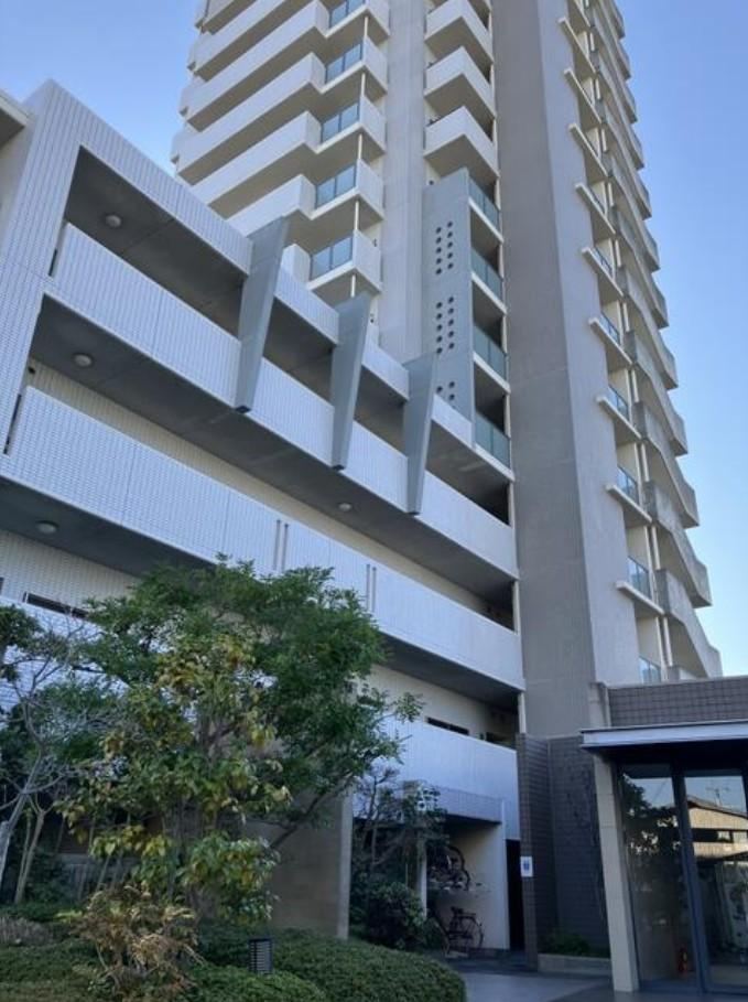 3LDK apartment in Matsuyama, Ehime - Photo 1