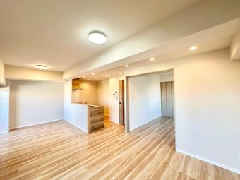 3LDK apartment in Saeki Ward