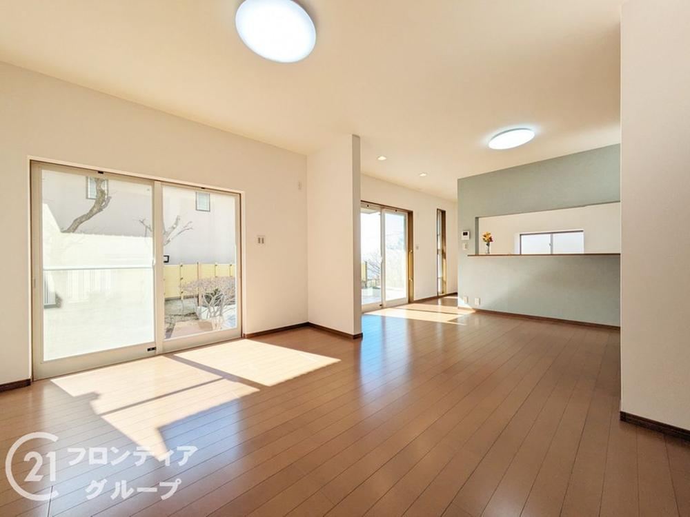 4LDK house in Higashinada Ward, Kobe, Hyogo - Photo 1