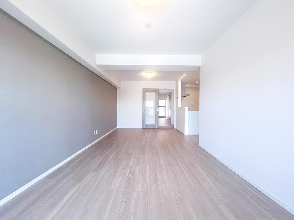 5LDK apartment in Takatsuki, Osaka - Photo 1