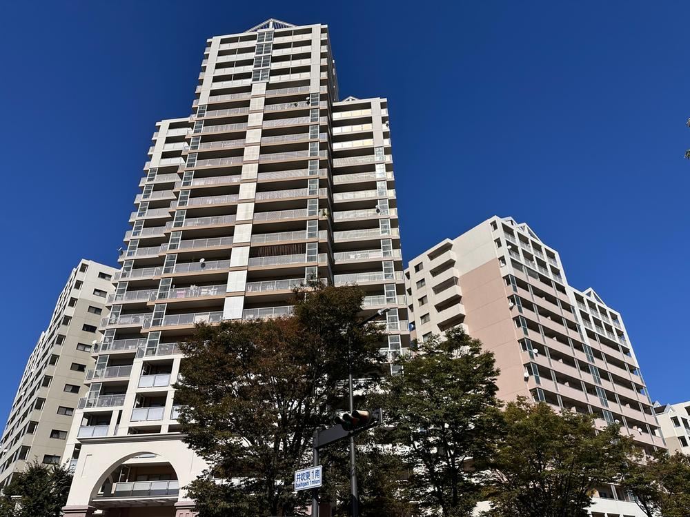 4LDK apartment in Nishi Ward, Kobe, Hyogo - Photo 1