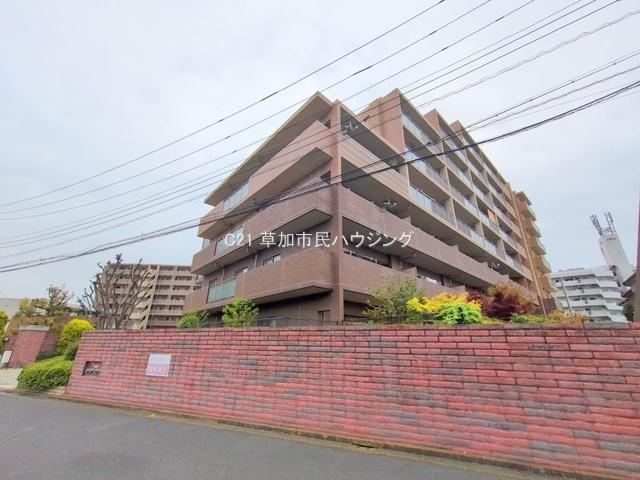 4LDK apartment in Soka, Saitama - Photo 1