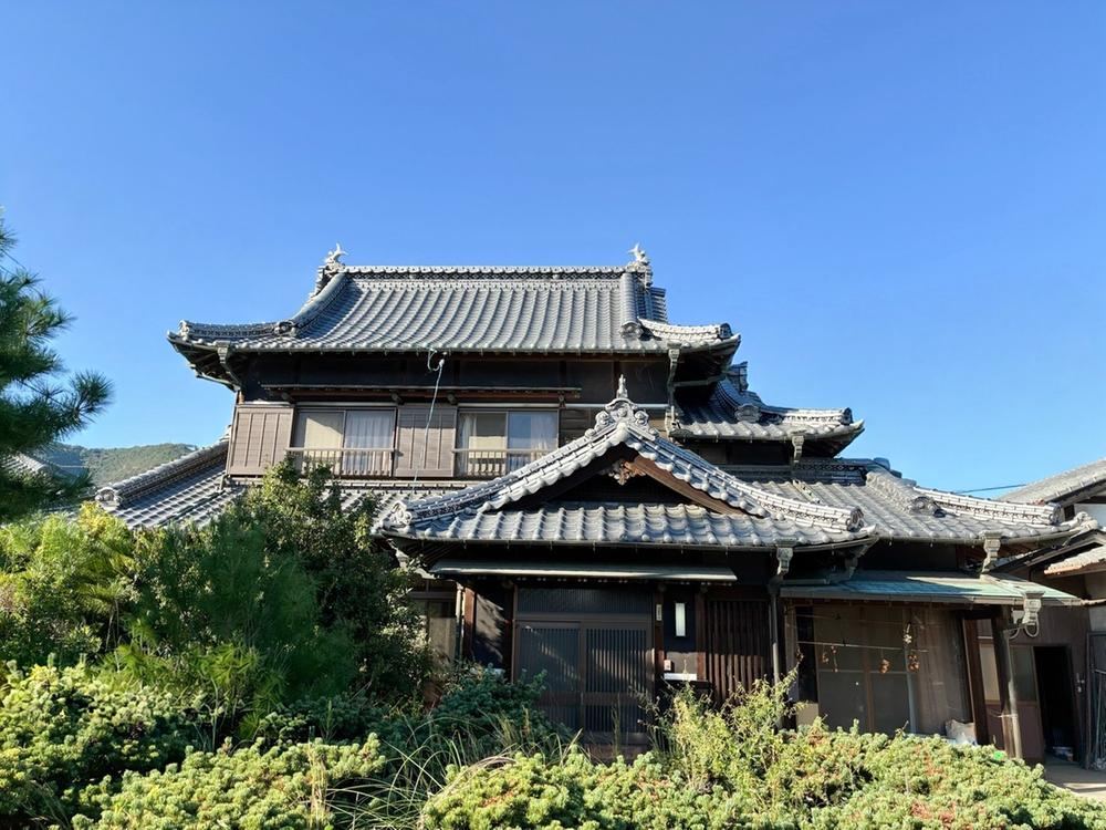 7LDK house in Takamatsu, Kagawa - Photo 1