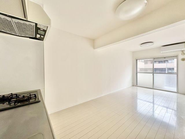 2LDK apartment in Ota Ward, Tokyo - Photo 1
