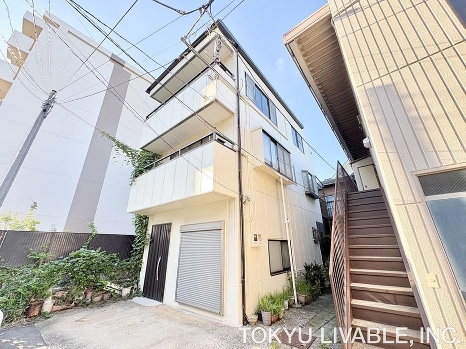 6LDK house in Ota Ward, Tokyo - Photo 1