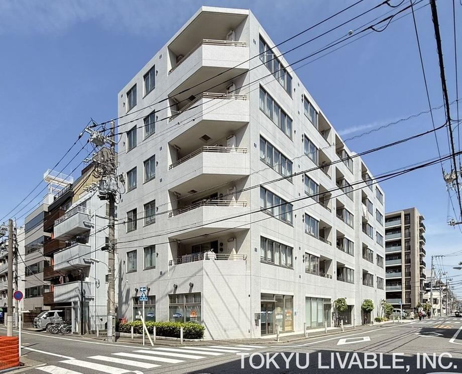 3LDK apartment in Shinagawa Ward, Tokyo - Photo 1