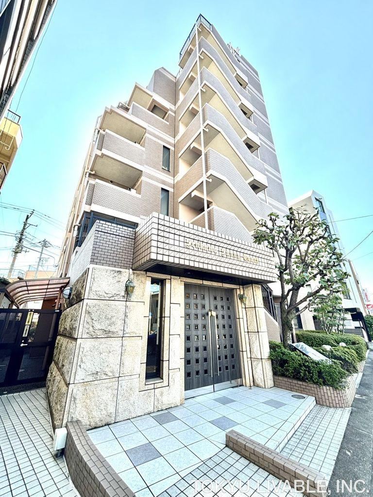 2LDK+S apartment in Toshima Ward, Tokyo - Photo 1