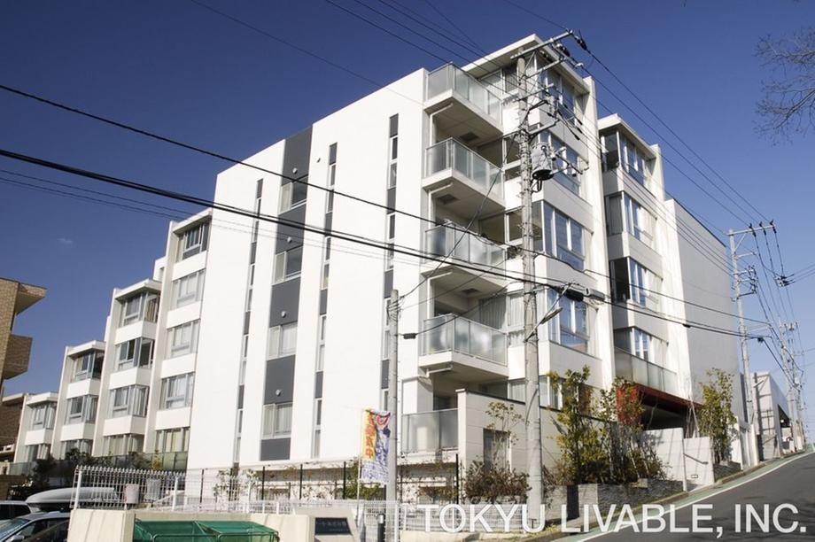 2LDK+S apartment in Aoba Ward, Yokohama, Kanagawa - Photo 1