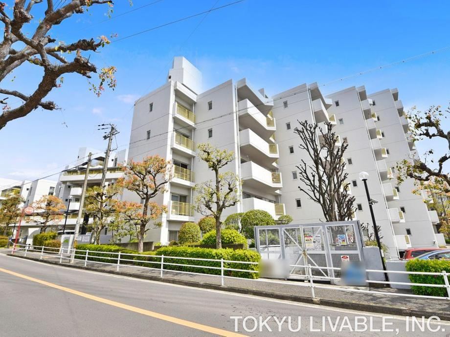 3LDK apartment in Suita, Osaka - Photo 1