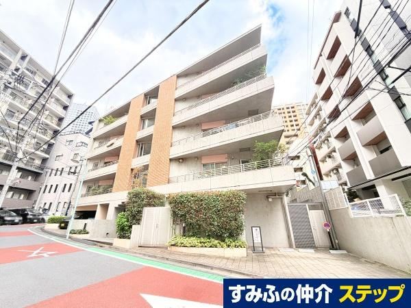 1DK apartment in Shibuya Ward, Tokyo - Photo 1