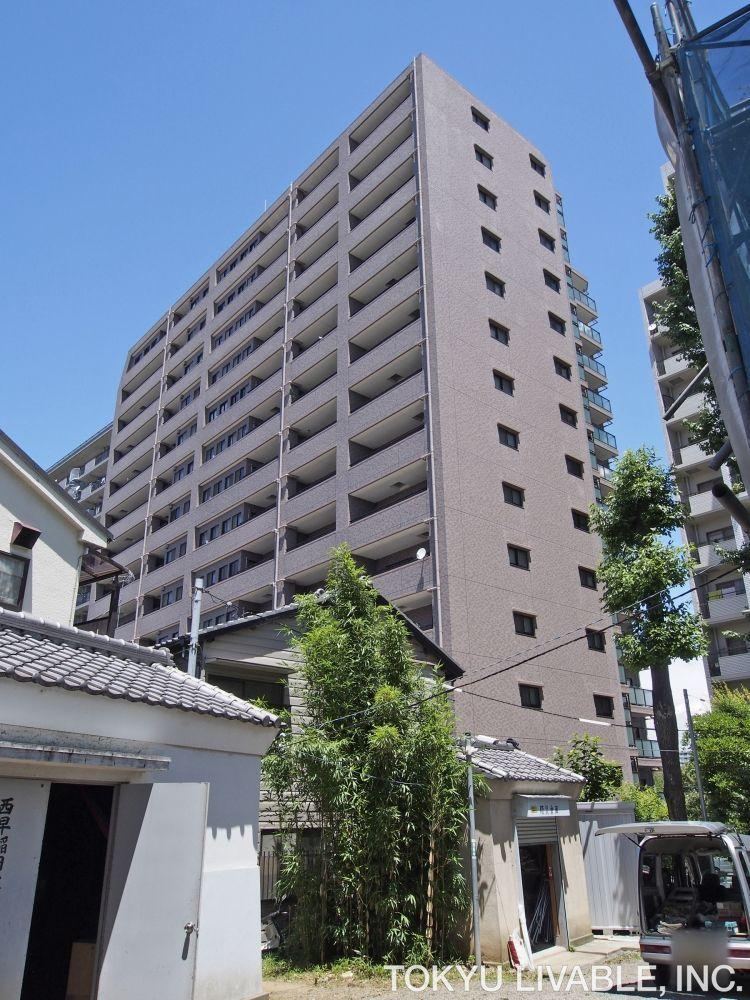 2LDK apartment in Shinjuku Ward, Tokyo - Photo 1