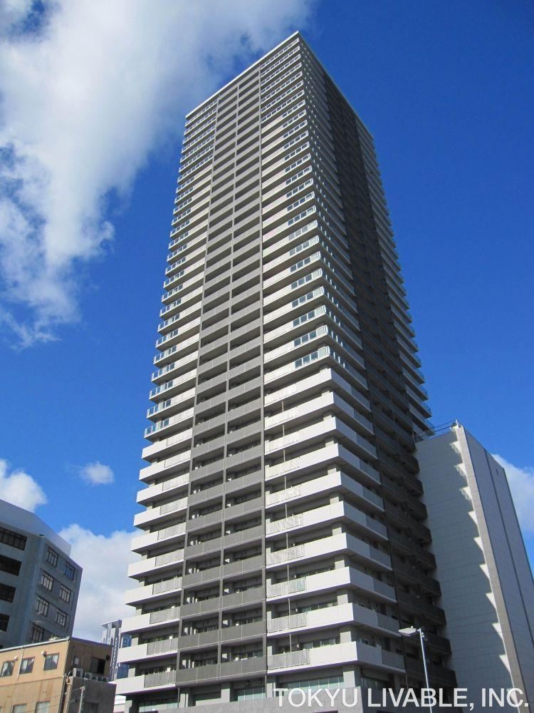 3LDK apartment in Kita Ward, Osaka - Photo 1