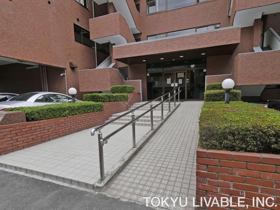2LDK apartment in Setagaya Ward, Tokyo - Photo 1