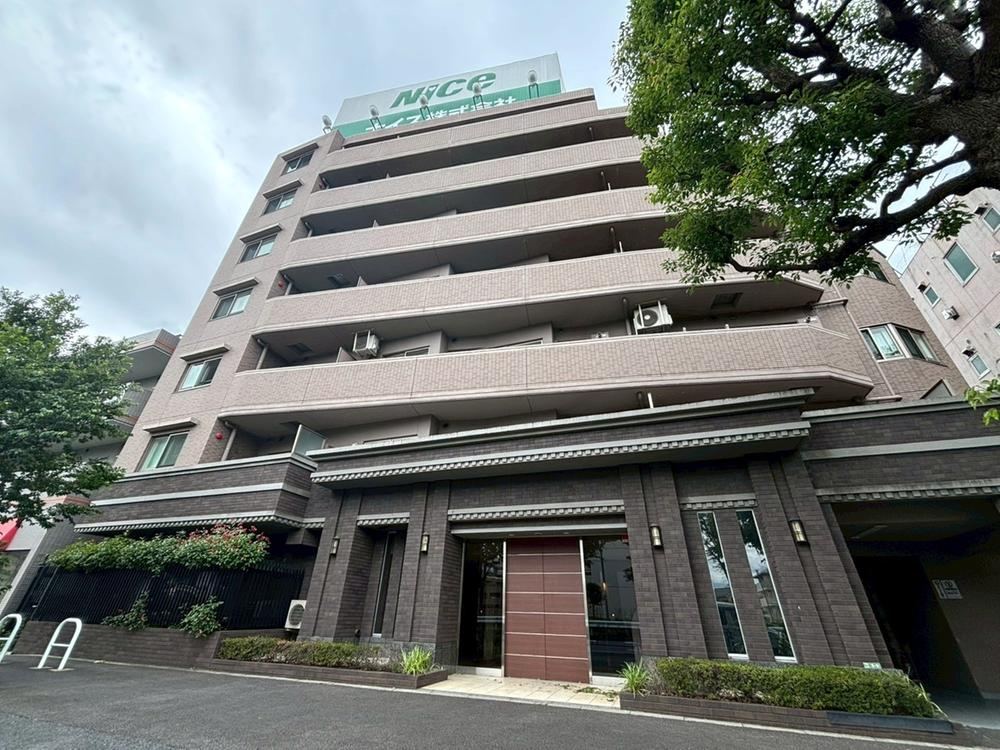 2LDK+S apartment in Setagaya Ward, Tokyo - Photo 1