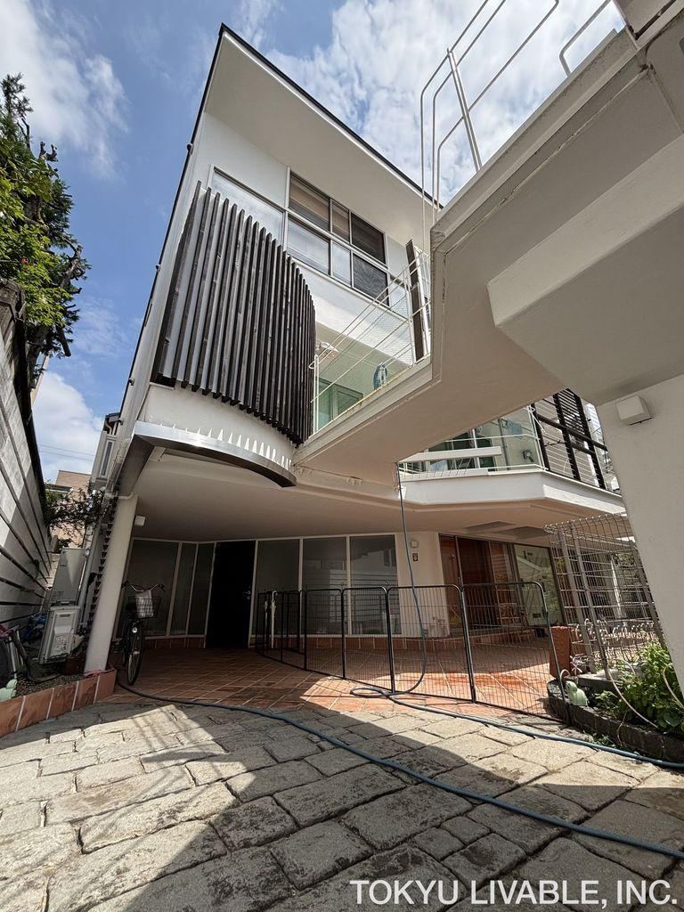 4LDK house in Ota Ward, Tokyo - Photo 1