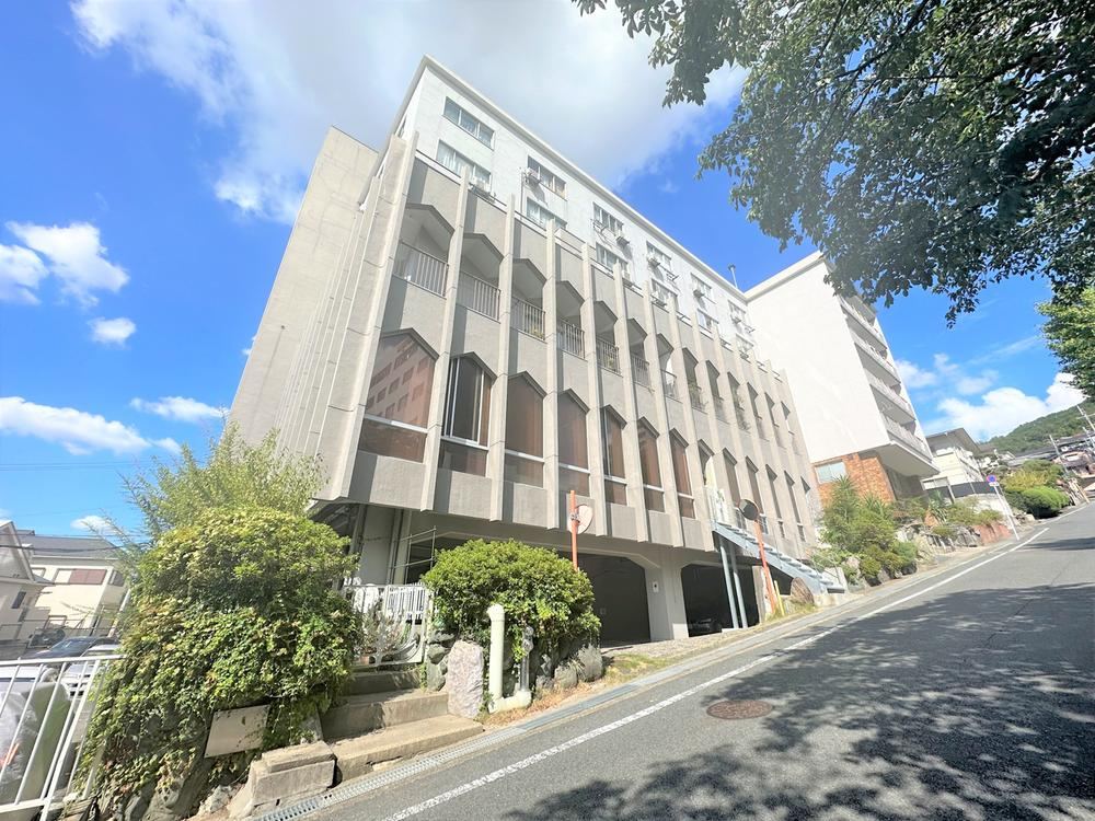 1LDK apartment in Higashiosaka, Osaka - Photo 1