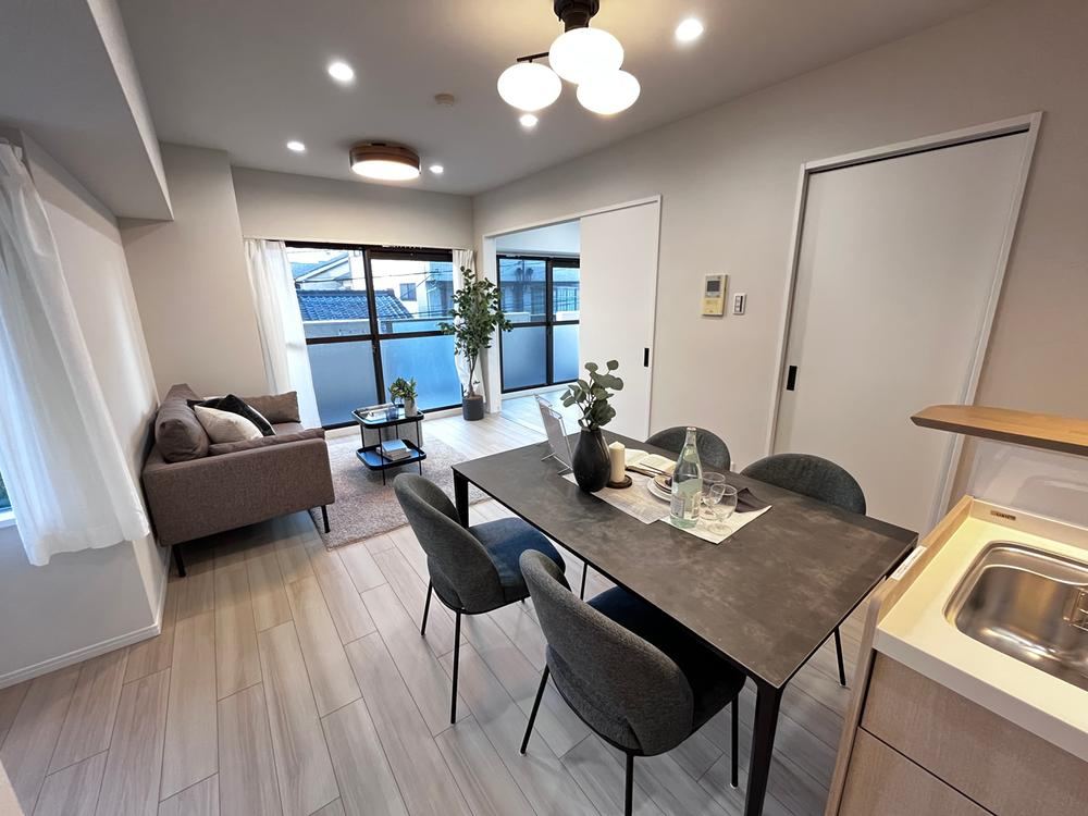 3LDK apartment in Joto Ward, Osaka - Photo 1