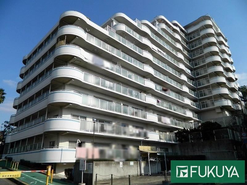 4LDK apartment in Tarumi Ward, Kobe, Hyogo - Photo 1