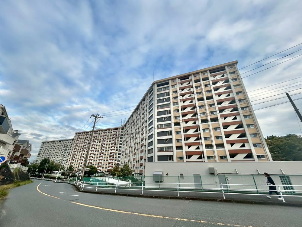 3DK apartment in Minami Ward, Yokohama, Kanagawa - Photo 1