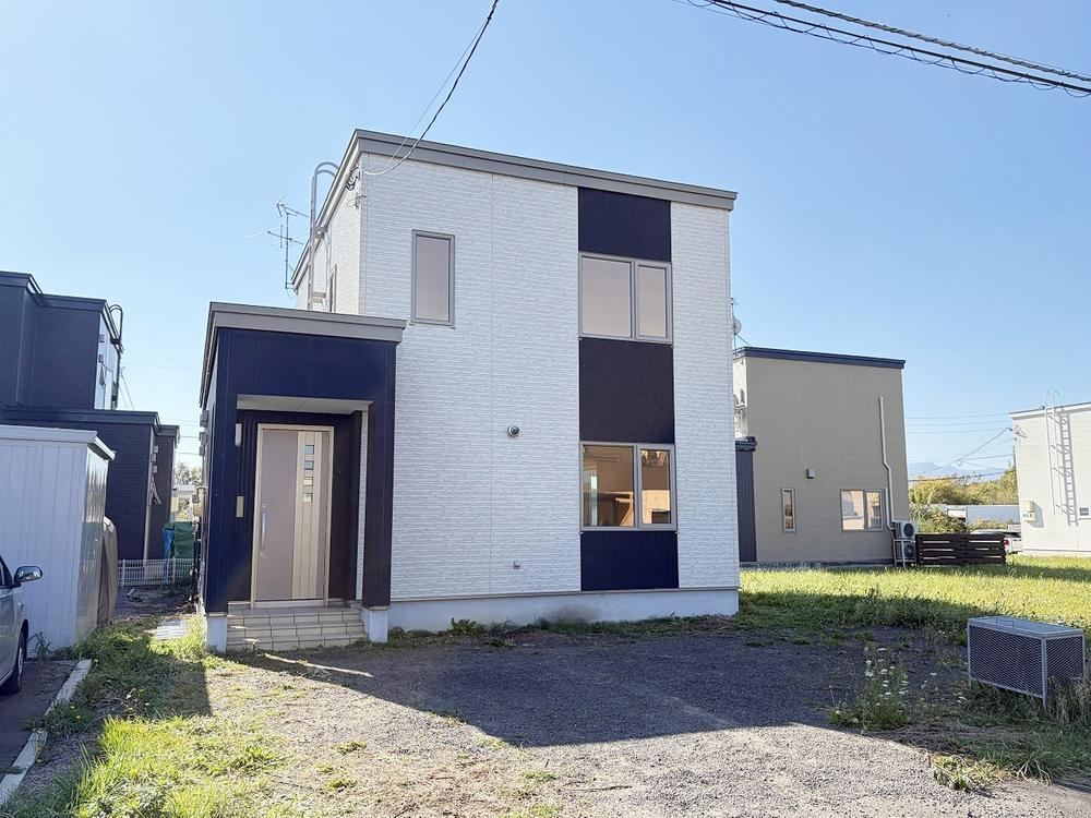 4LDK house in Ishikari, Hokkaido - Photo 1