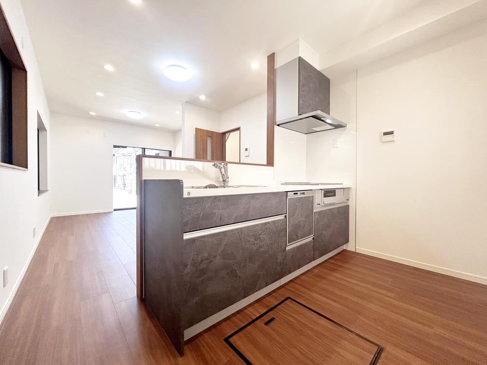 3LDK house in Takatsuki, Osaka - Photo 1