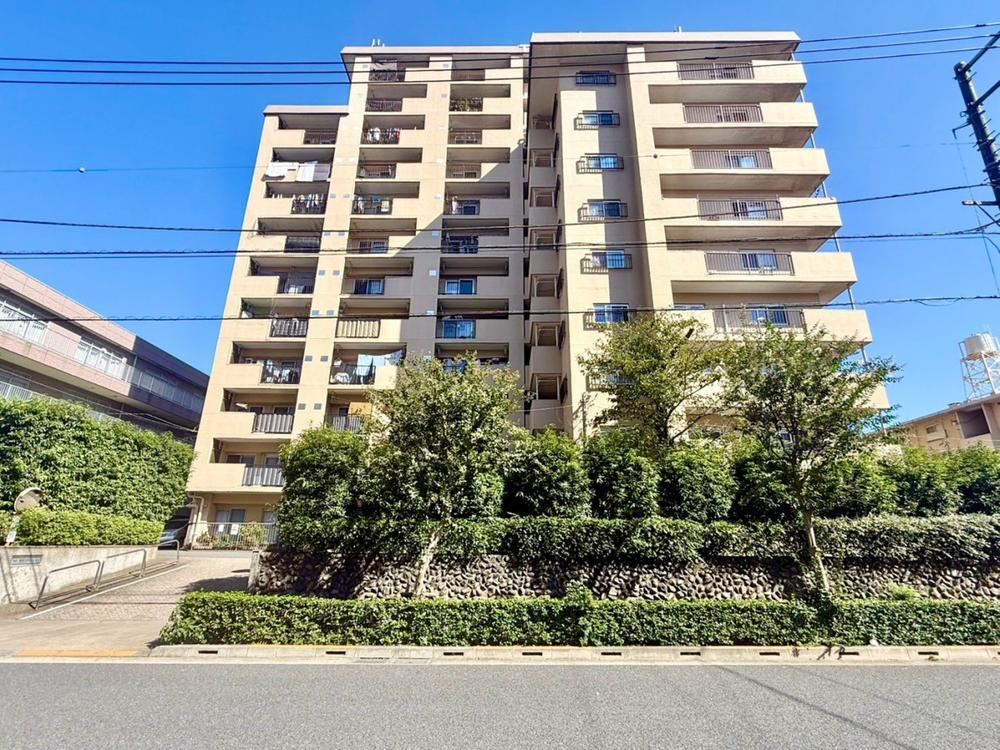 2LDK+S apartment in Kita Ward, Tokyo - Photo 1