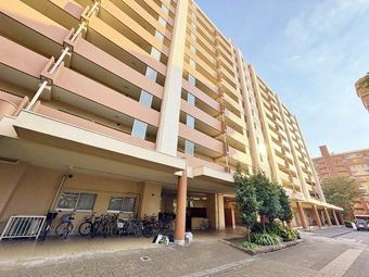 2LDK apartment in Urayasu