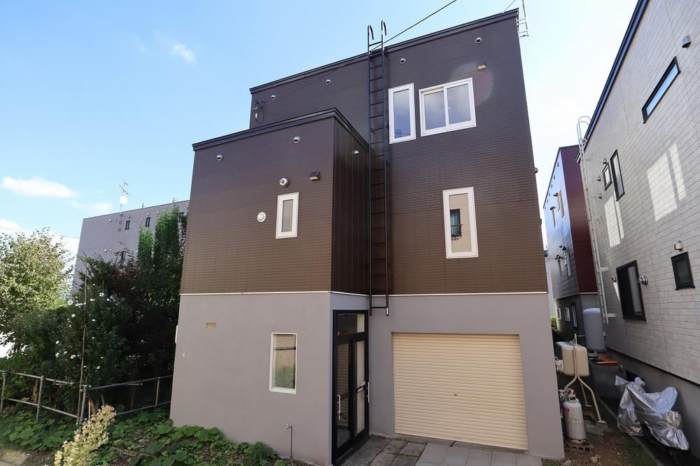 4LDK house in Nishi Ward, Sapporo, Hokkaido - Photo 1