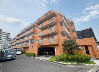 2LDK+S apartment in Asaka