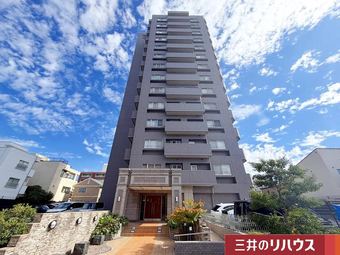 3LDK+S apartment in Nishi Ward