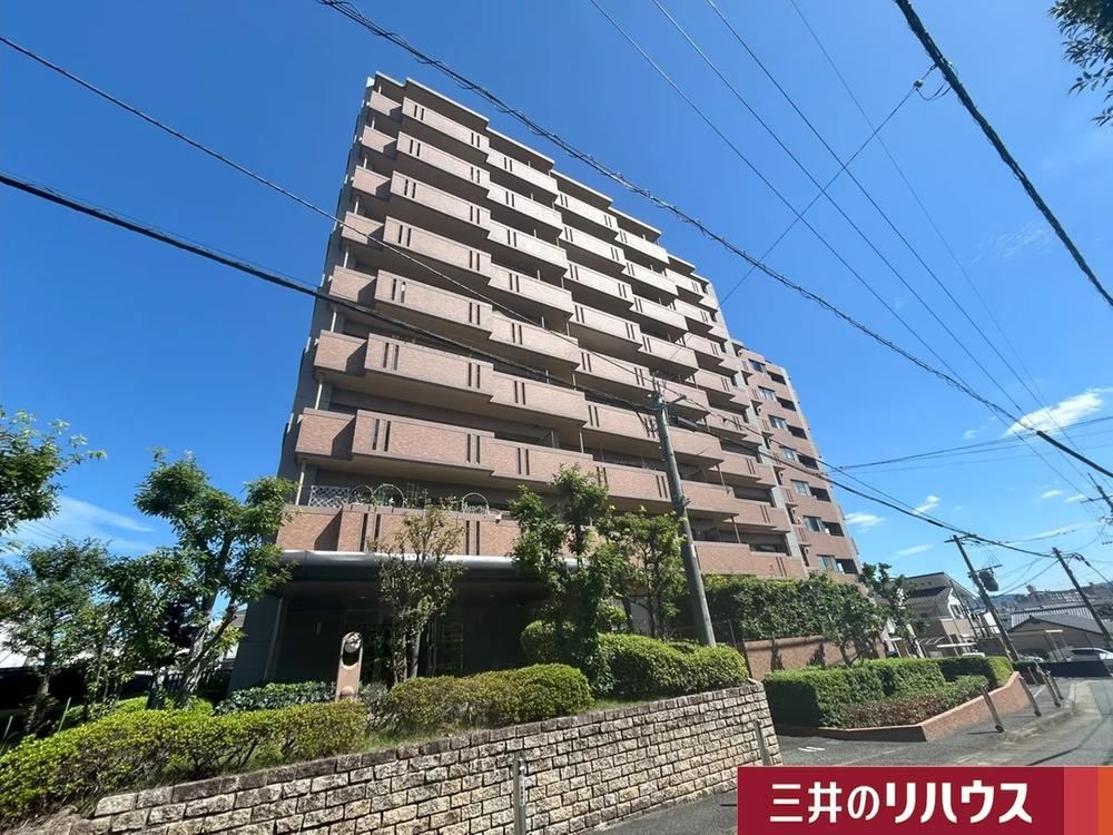 4LDK apartment in Nakagawa, Fukuoka - Photo 1