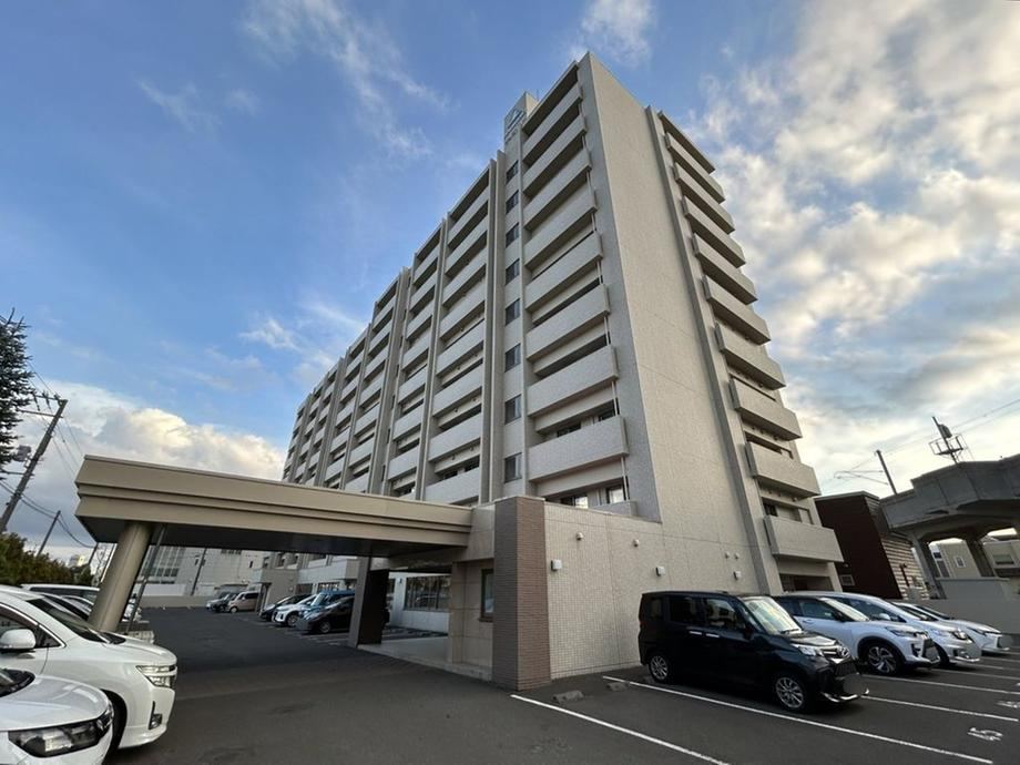 3LDK apartment in Nishi Ward, Sapporo, Hokkaido - Photo 1