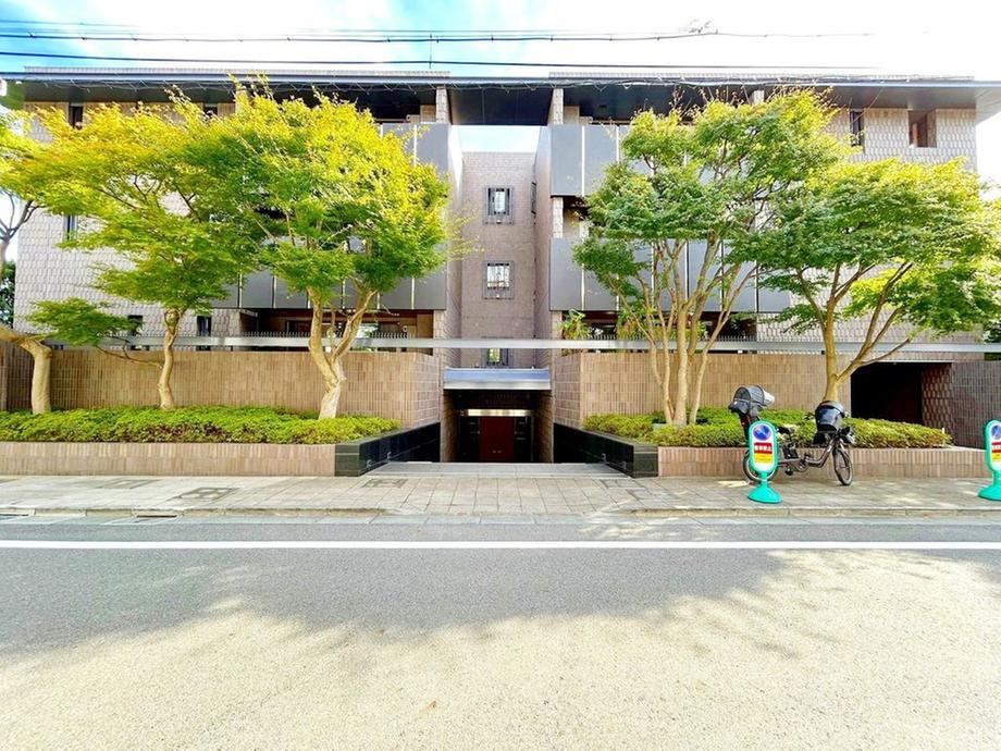 3LDK apartment in Shinagawa Ward, Tokyo - Photo 1