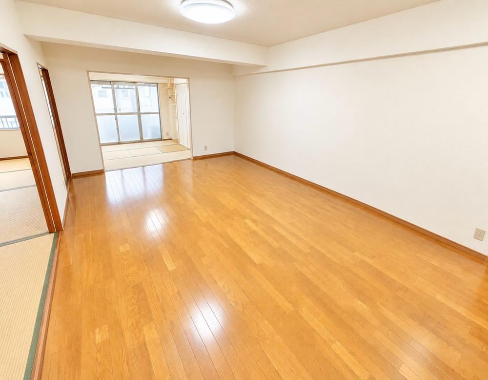 4LDK apartment in Hirakata, Osaka - Photo 1
