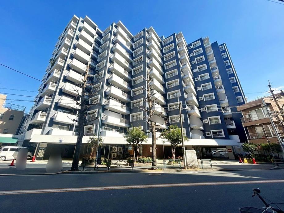2LDK apartment in Nakano Ward, Tokyo - Photo 1