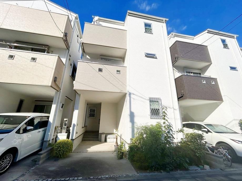 4LDK house in Edogawa Ward, Tokyo - Photo 1